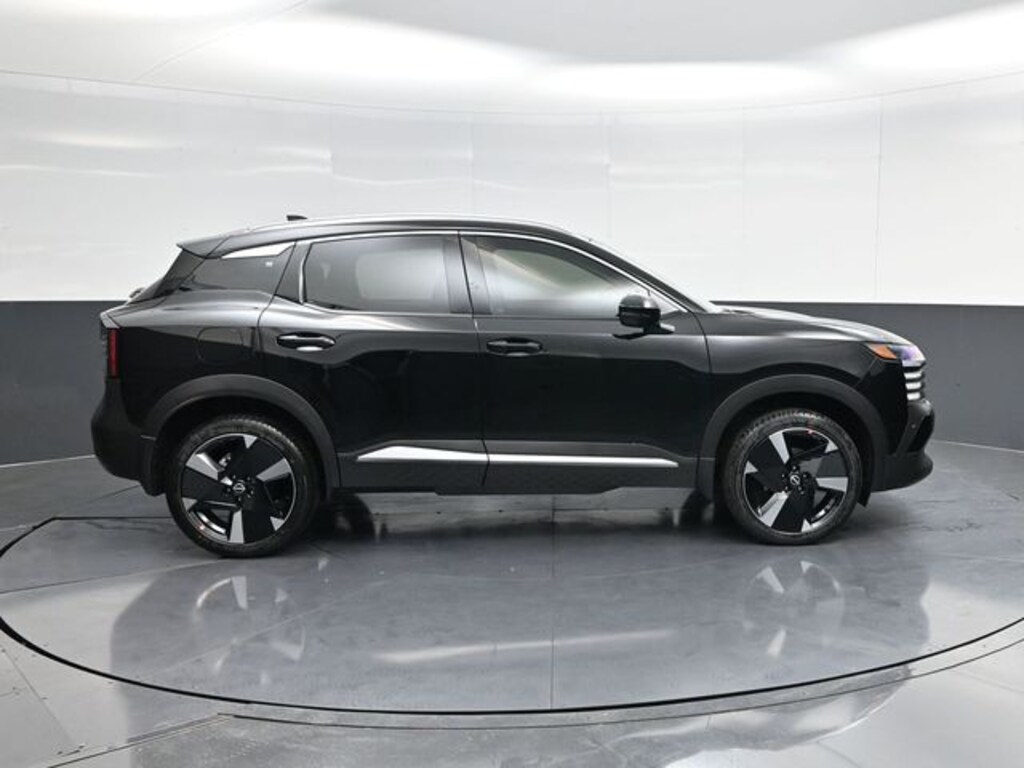 New 2026 Nissan Kicks SR SUV