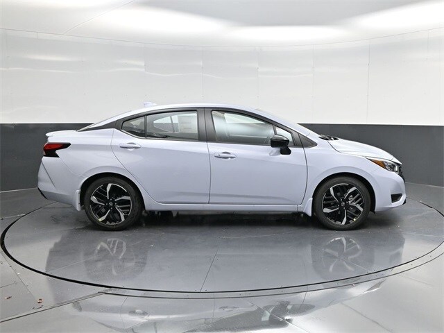 2025 Nissan Versa SR photo 2