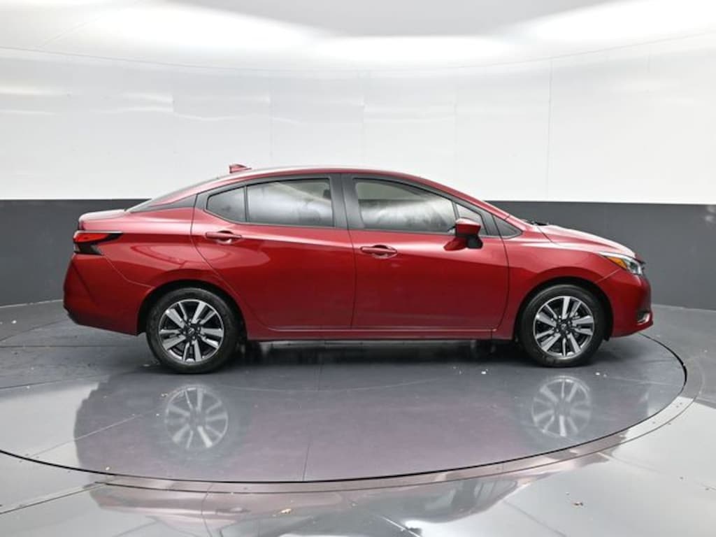 New 2025 Nissan Versa 1.6 SV Sedan