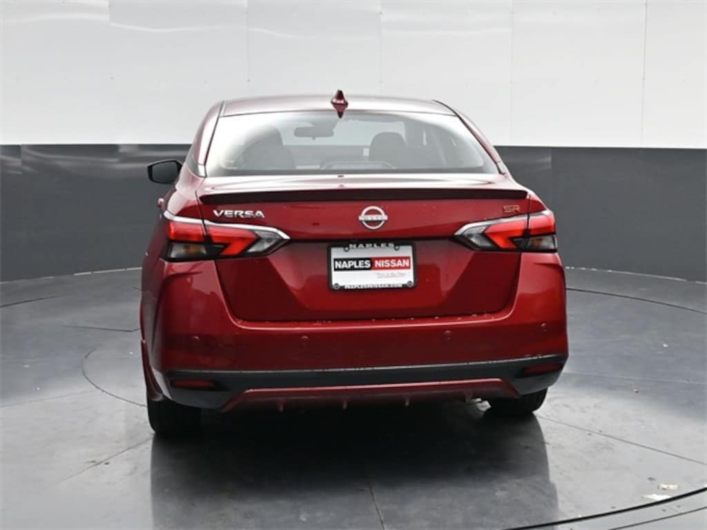 New 2025 Nissan Versa 1.6 SR Sedan
