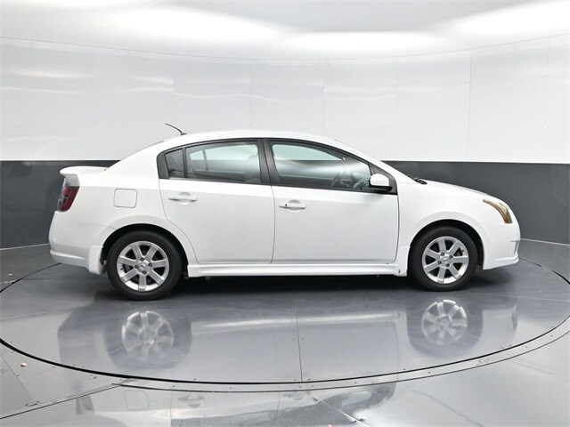 2012 Nissan Sentra 2.0 SR photo 2