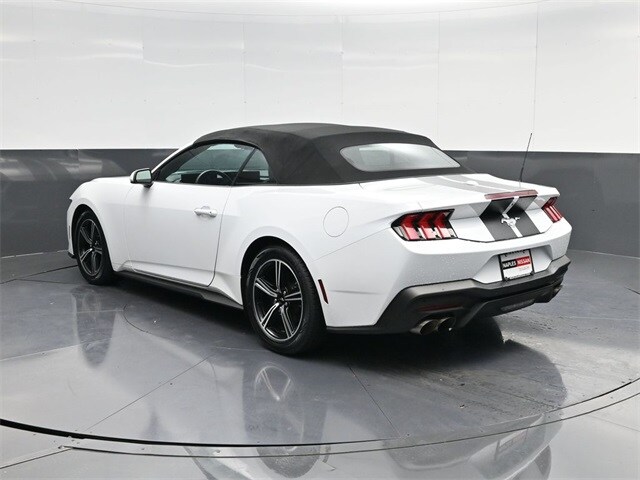 2024 Ford Mustang EcoBoost photo 2