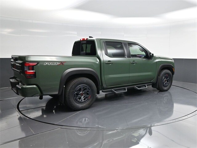 2025 Nissan Frontier PRO-X photo 3