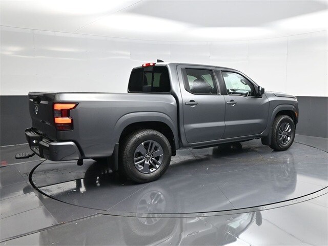 2026 Nissan Frontier SV photo 3