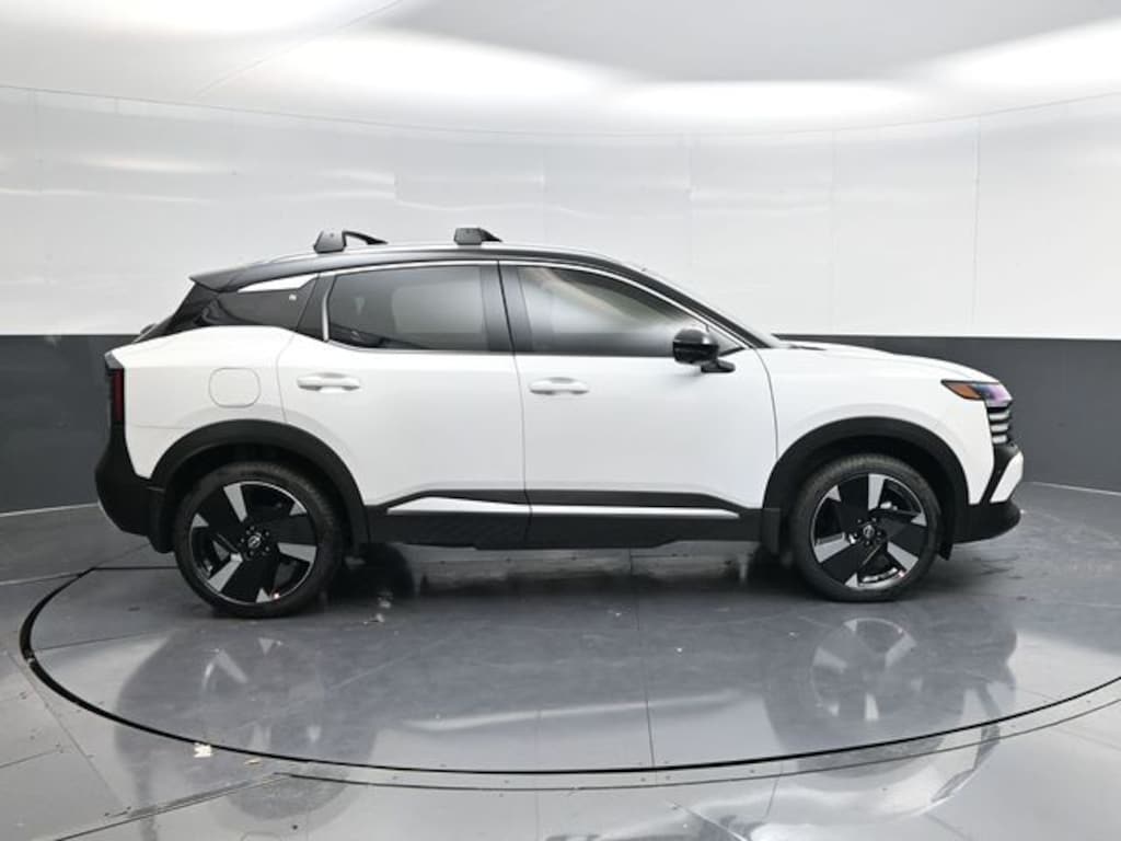 New 2026 Nissan Kicks SR SUV