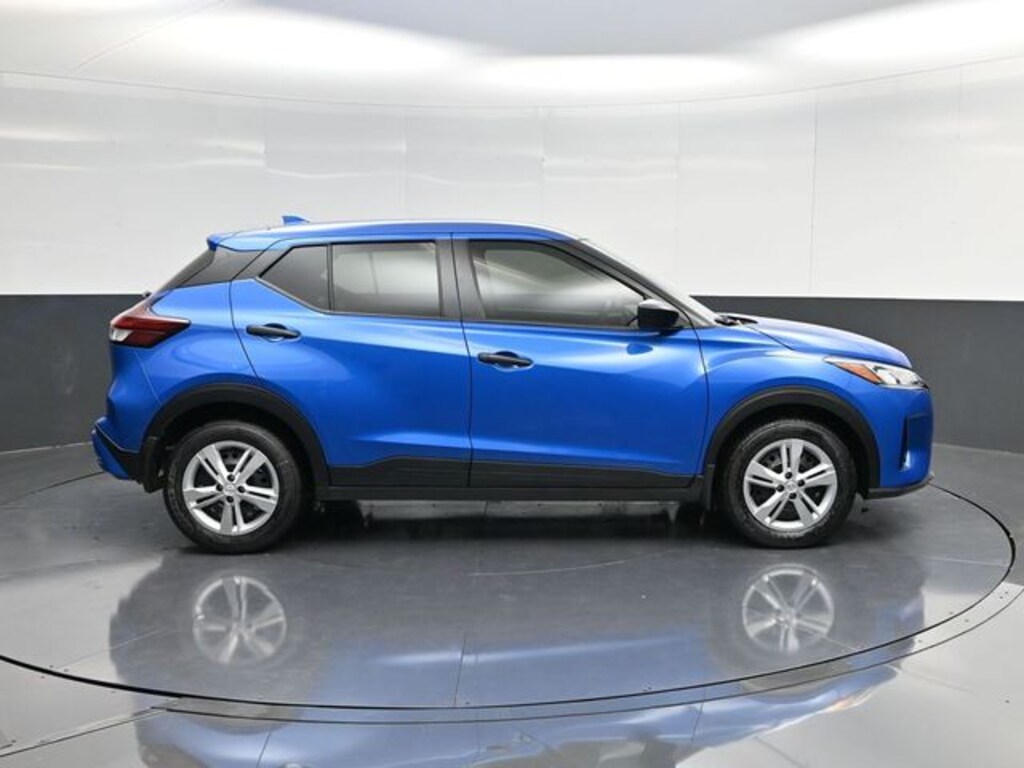 Used 2025 Nissan Kicks Play S SUV