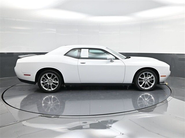 2023 Dodge Challenger GT photo 2