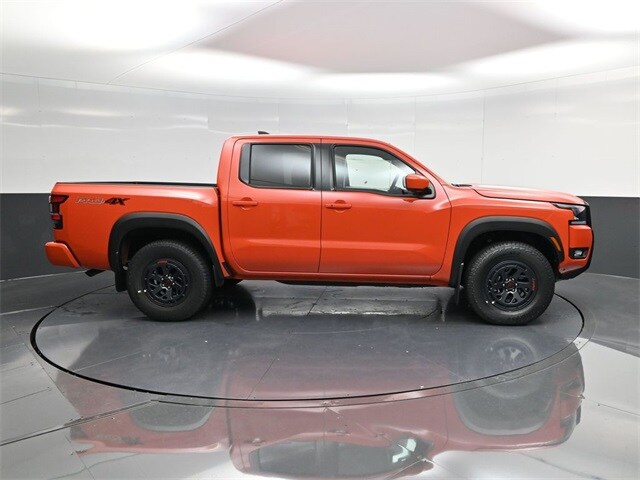 2026 Nissan Frontier PRO-4X photo 2