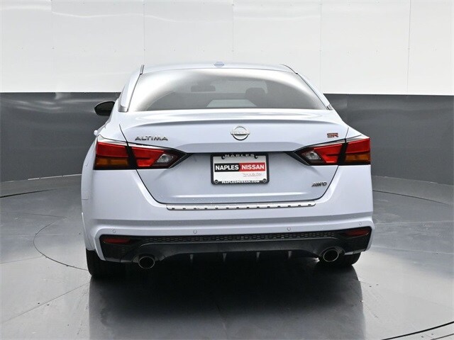 2023 Nissan Altima 2.5 SR photo 4