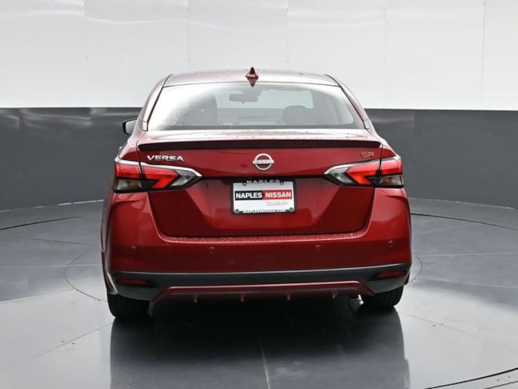 New 2025 Nissan Versa 1.6 SR Sedan