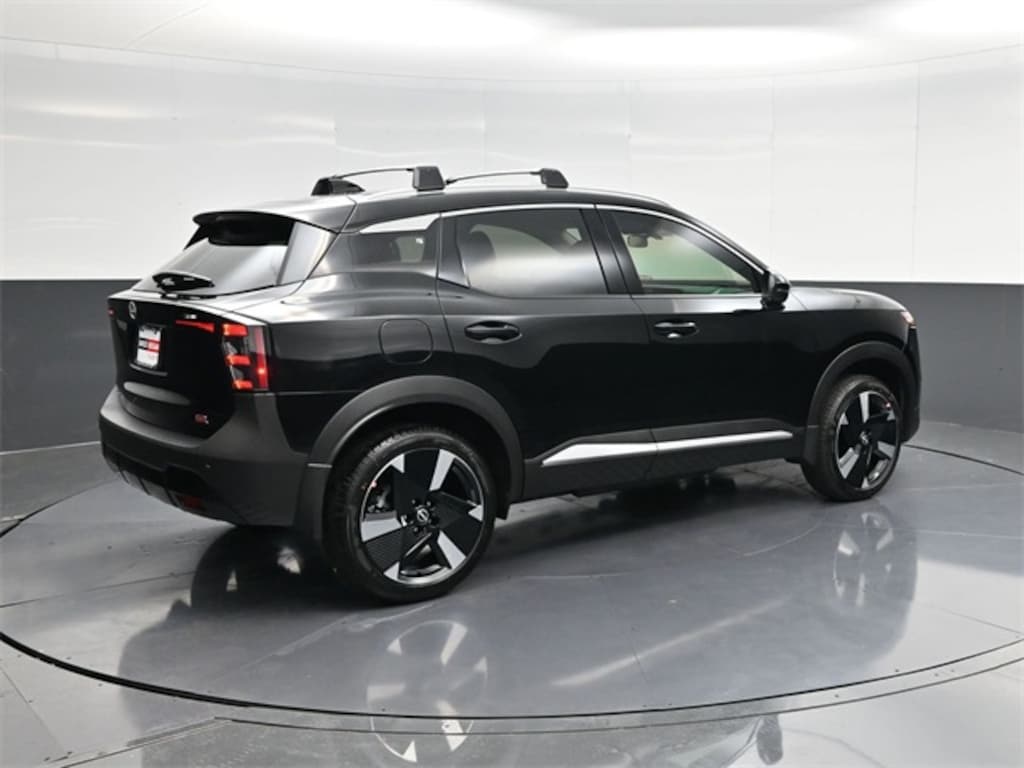 New 2026 Nissan Kicks SR SUV