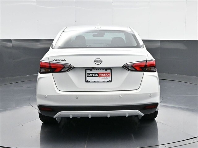 2025 Nissan Versa 1.6 SV photo 4