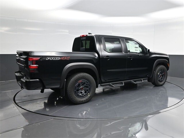 2026 Nissan Frontier PRO-4X photo 3