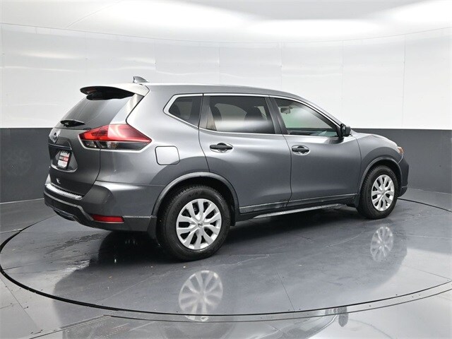 2018 Nissan Rogue S photo 2