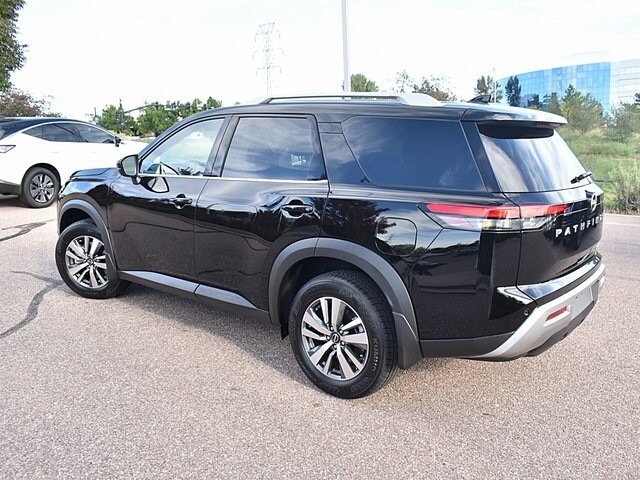 2025 Nissan Pathfinder SL photo 4