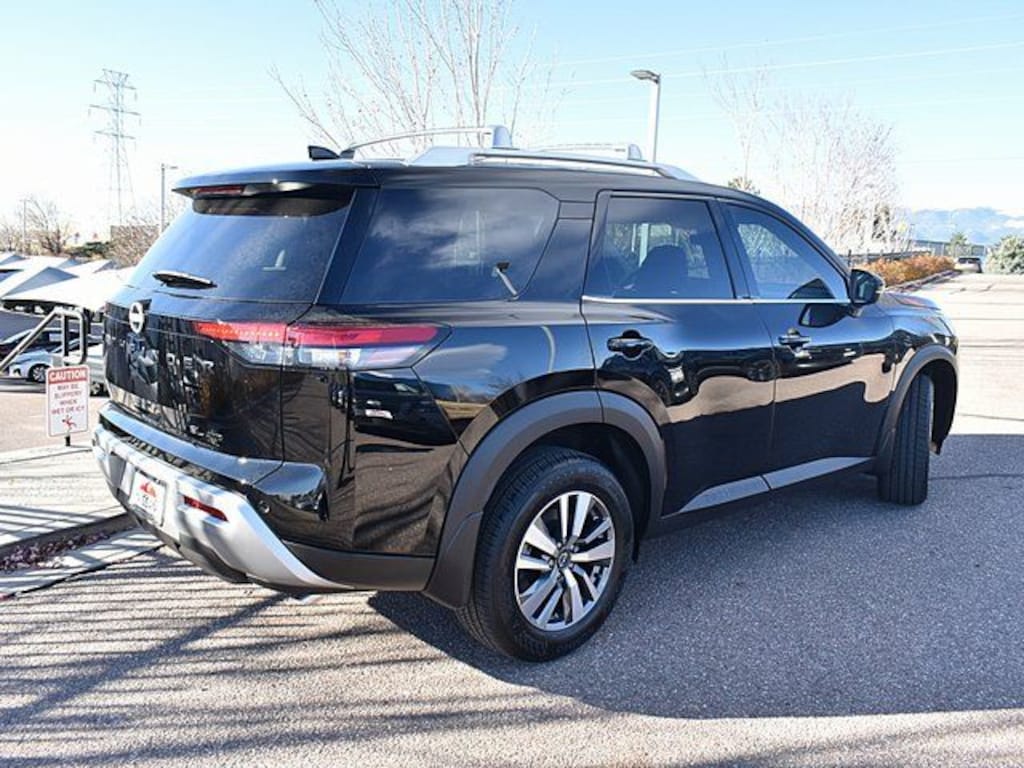 New 2025 Nissan Pathfinder SL SUV