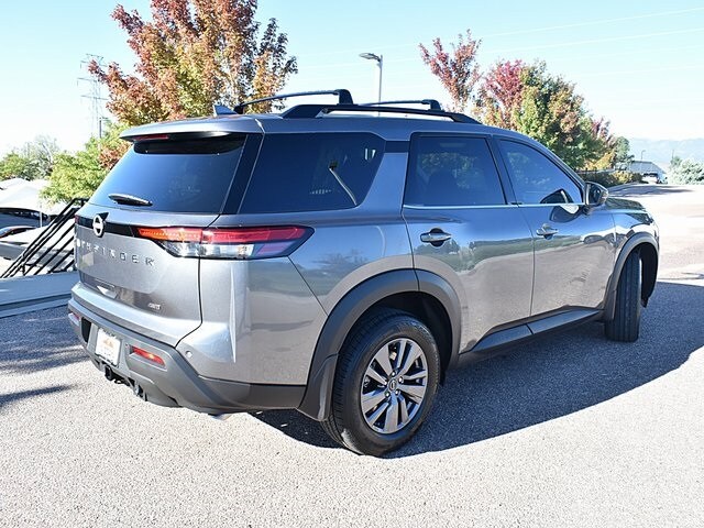 2025 Nissan Pathfinder SV photo 3