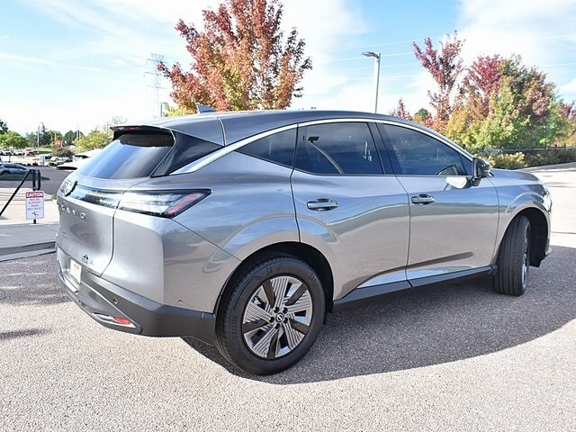 2025 Nissan Murano SL photo 2
