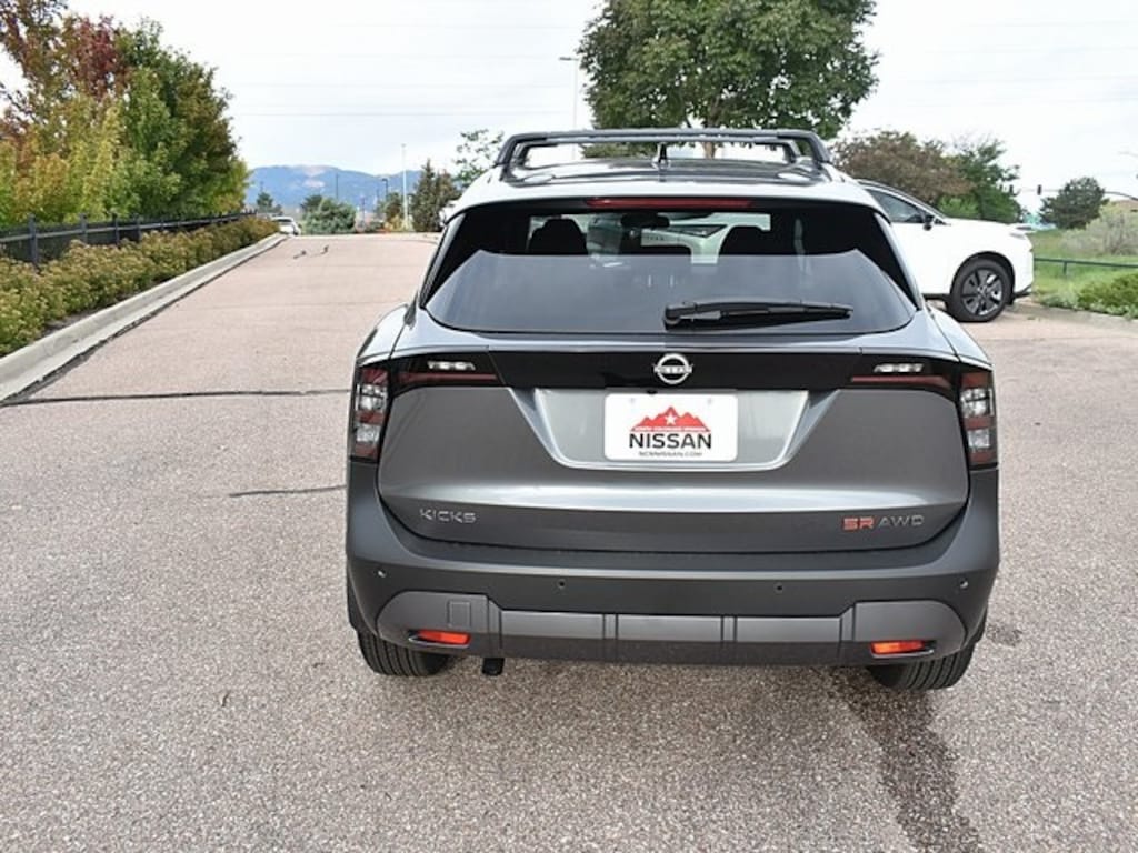 New 2026 Nissan Kicks SR SUV