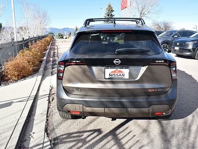 2026 Nissan Kicks SR photo 3