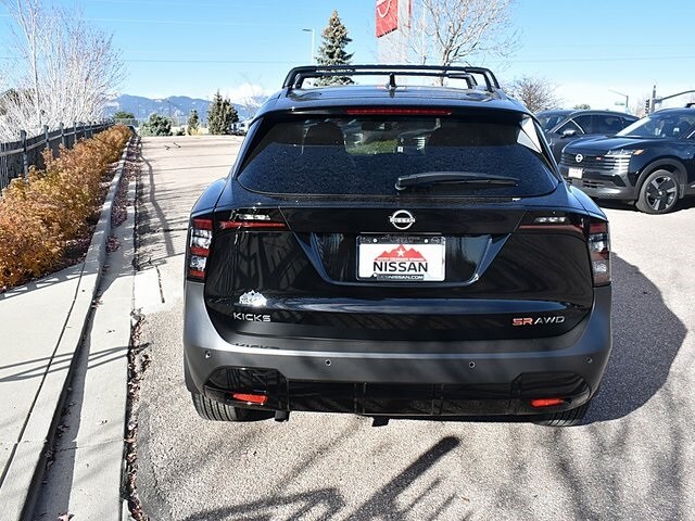 2026 Nissan Kicks SR photo 2