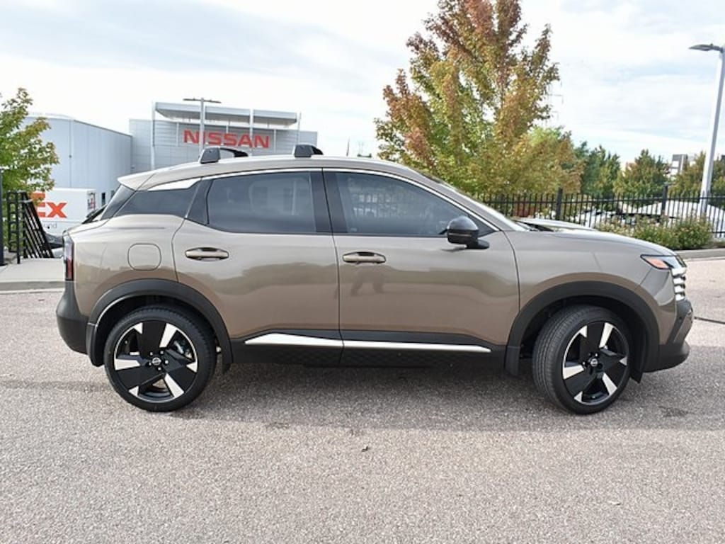 New 2026 Nissan Kicks SR SUV