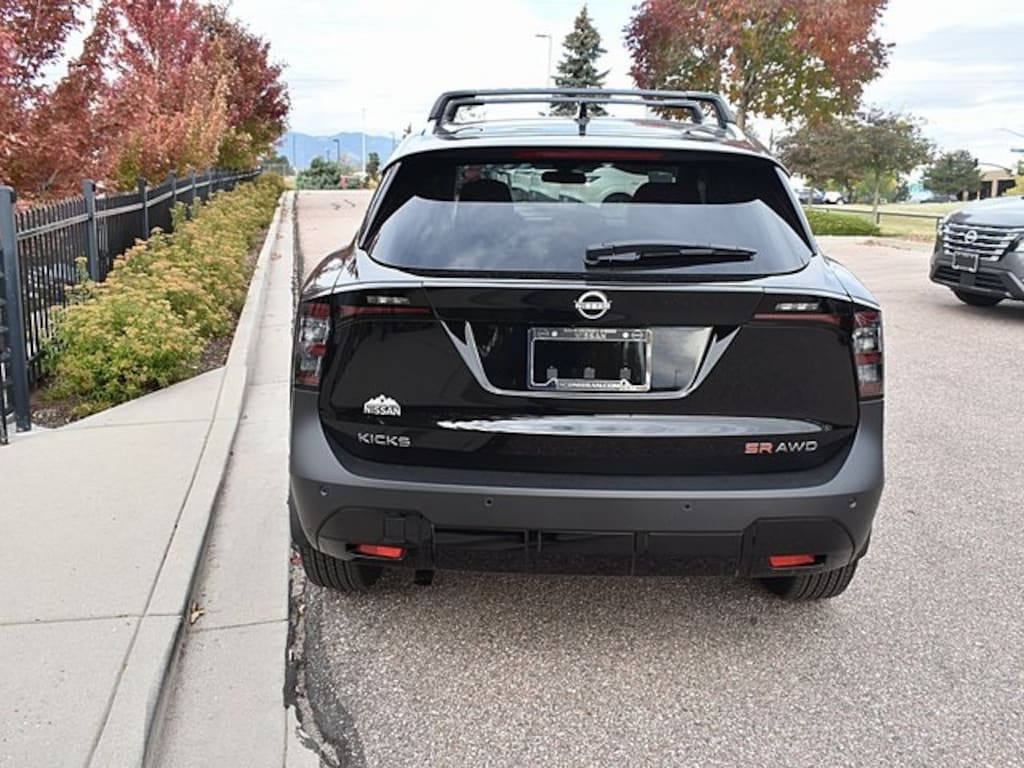 New 2026 Nissan Kicks SR SUV