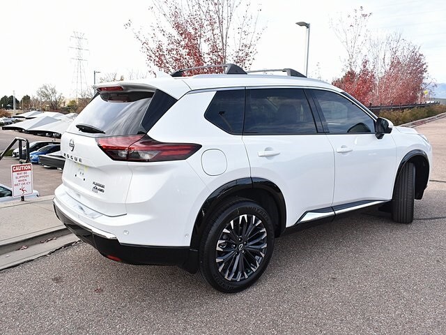 2026 Nissan Rogue Platinum photo 3