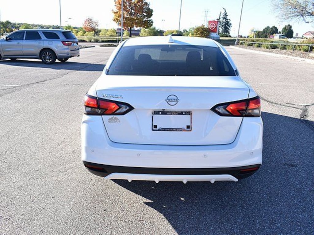 New 2025 Nissan Versa 1.6 SV Sedan