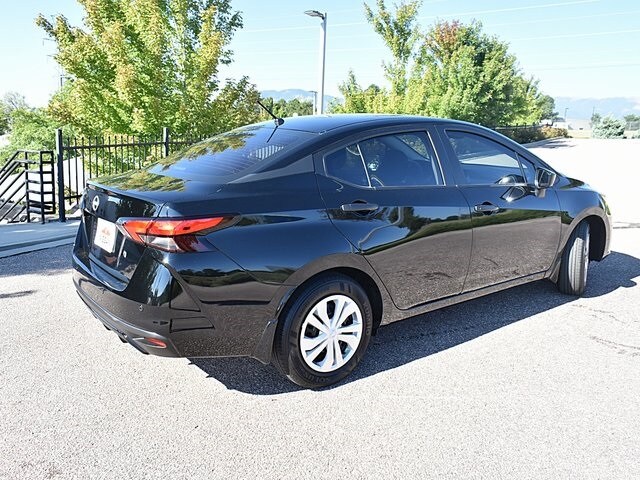 2025 Nissan Versa 1.6 S photo 2