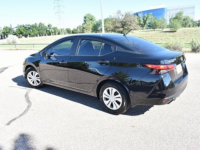 2025 Nissan Versa 1.6 S photo 4