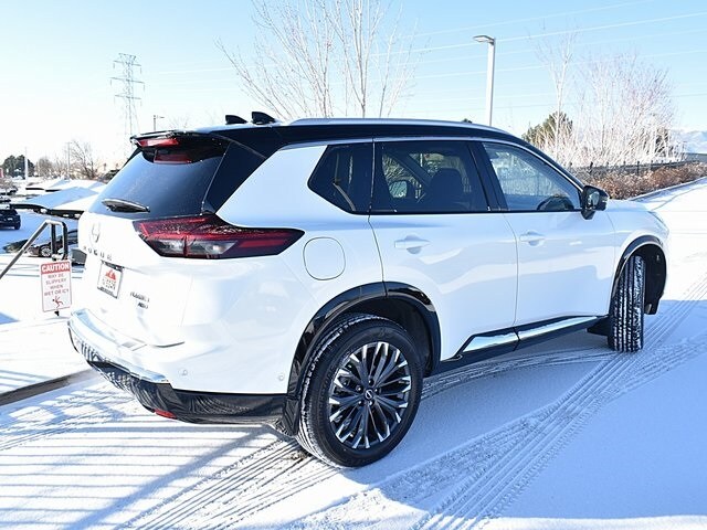 2026 Nissan Rogue Platinum photo 2