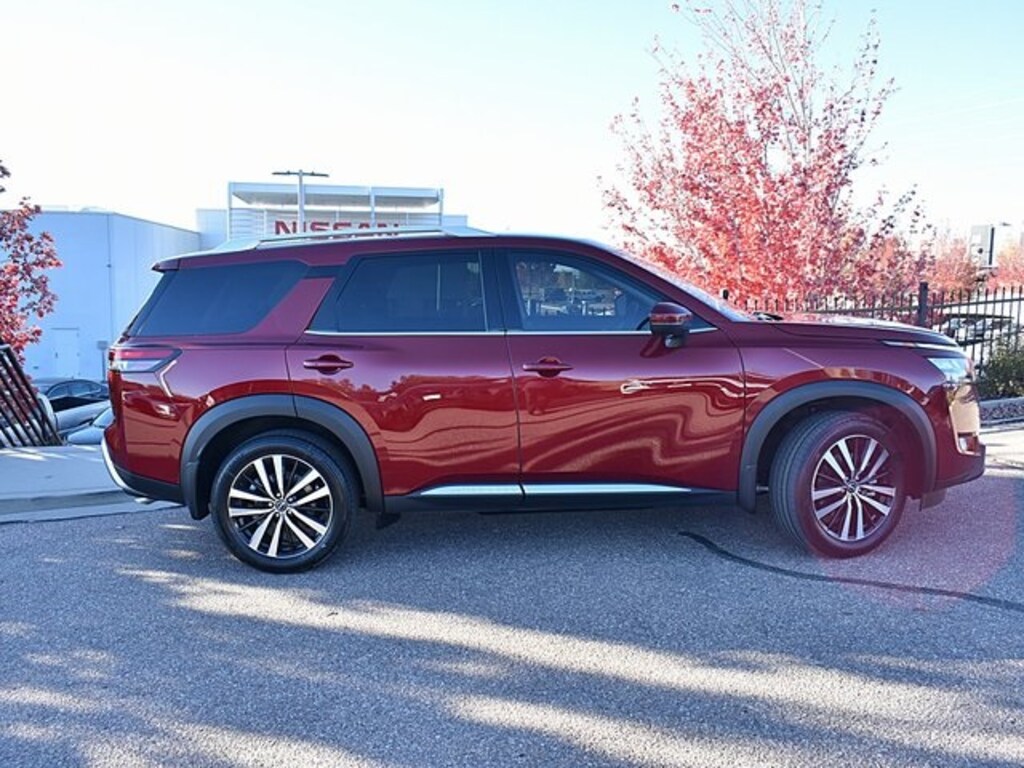 New 2025 Nissan Pathfinder Platinum SUV