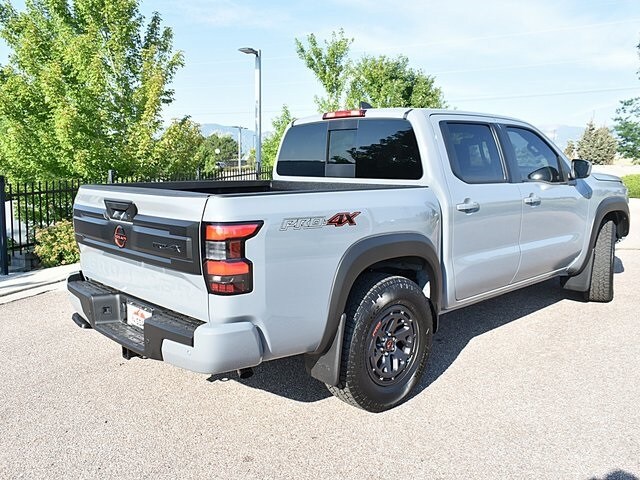 2025 Nissan Frontier PRO-4X photo 2