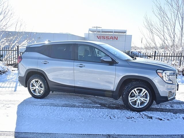 2024 Gmc Terrain SLE photo 2