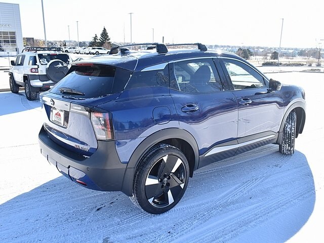 2026 Nissan Kicks SR photo 2