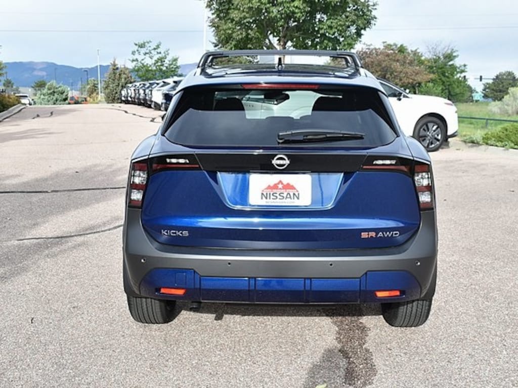 New 2026 Nissan Kicks SR SUV