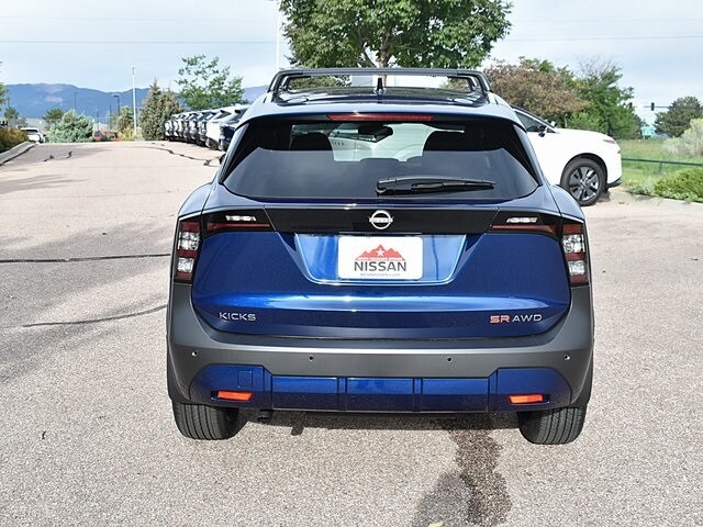 2026 Nissan Kicks SR photo 3