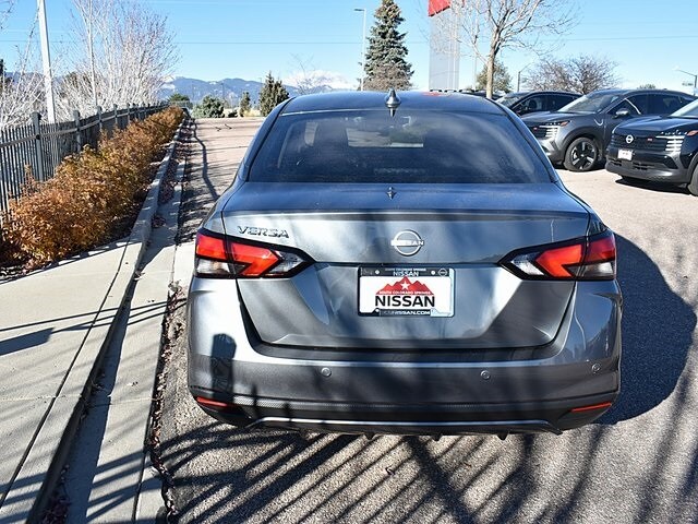 2025 Nissan Versa 1.6 SV photo 3
