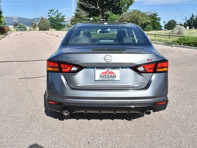 2025 Nissan Altima SR photo 4