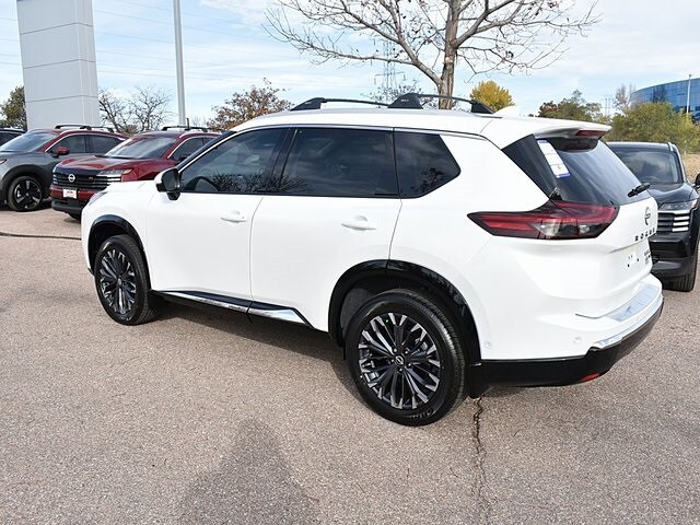 2026 Nissan Rogue Platinum photo 4