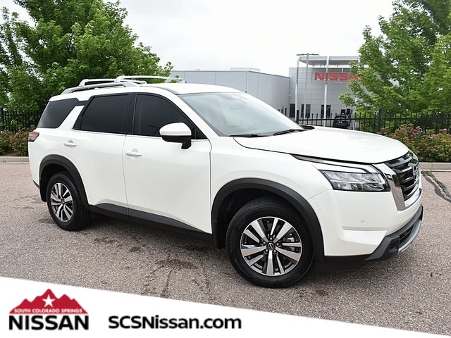 2024 Nissan Pathfinder SL