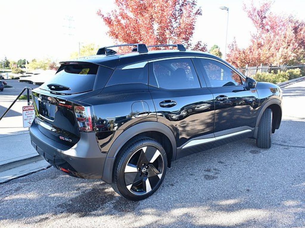 New 2026 Nissan Kicks SR SUV