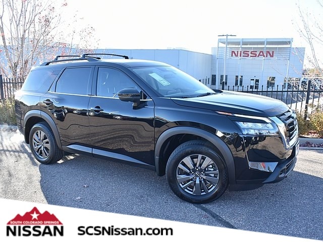 2025 Nissan Pathfinder SV's photo