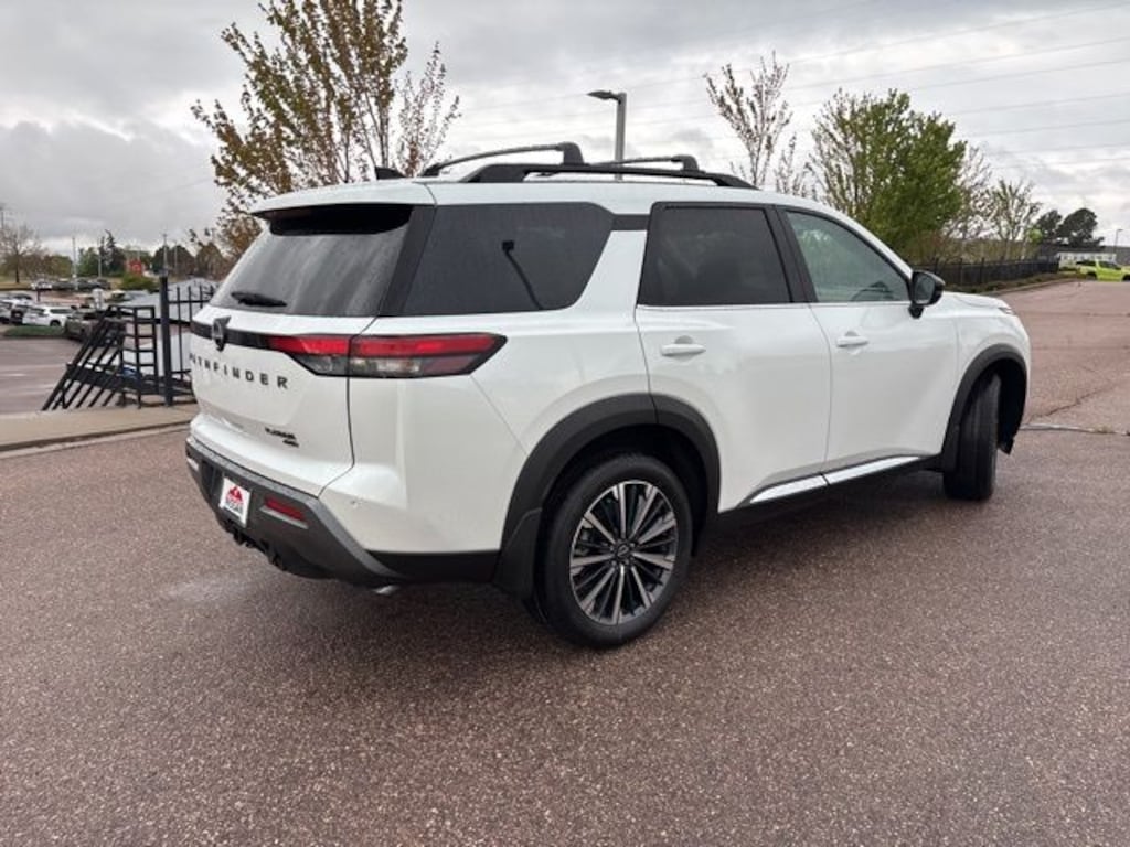 New 2026 Nissan Pathfinder Platinum SUV