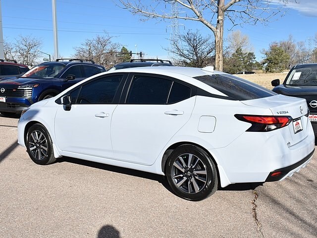 2025 Nissan Versa 1.6 SV photo 3