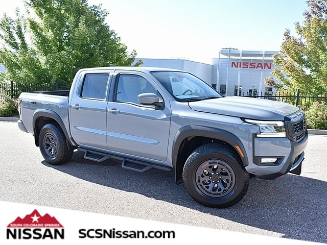 2025 Nissan Frontier PRO-4X's photo