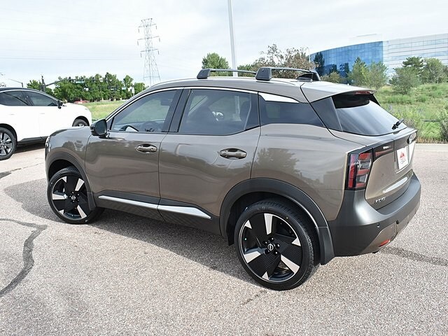 2026 Nissan Kicks SR photo 4