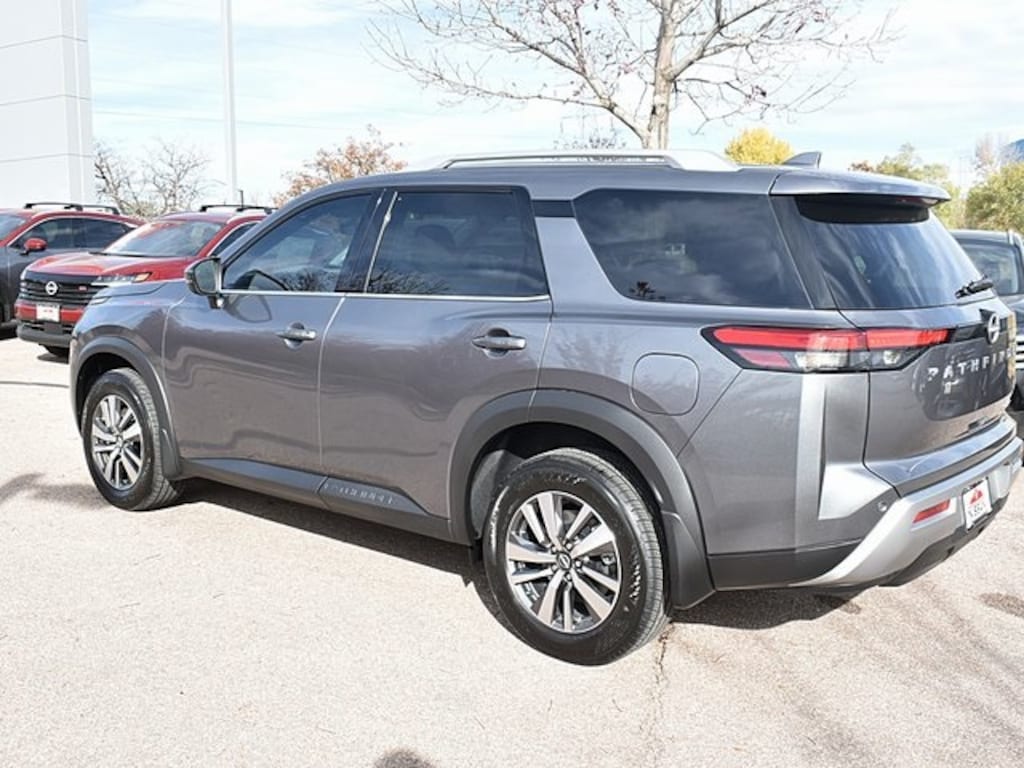 New 2025 Nissan Pathfinder SL SUV