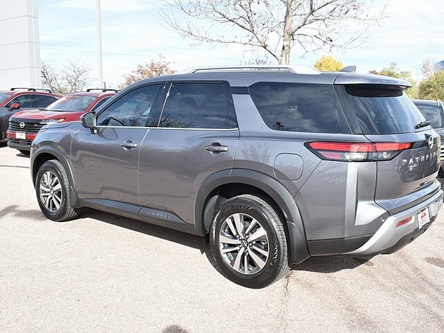 2025 Nissan Pathfinder SL photo 4